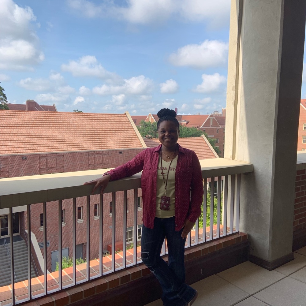 Meet your Posher, Aisha